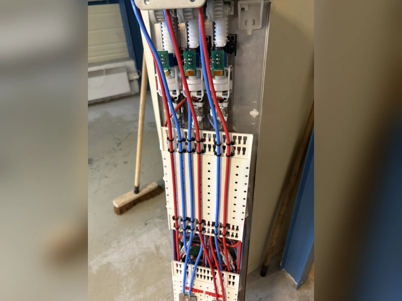 Pièce plastique pour câble électrique