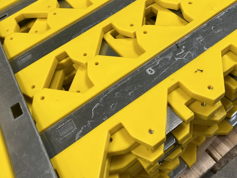 Surmoulage en plastique sur métal